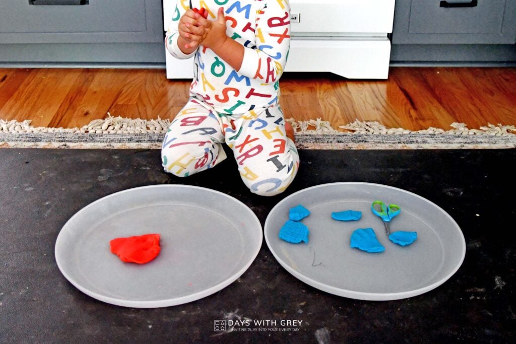 Family FECS: Montessori Activity: Cutting Playdough with Scissors/Skæring  med Saks/使用剪刀 [shǐ yòng jiǎn dāo]