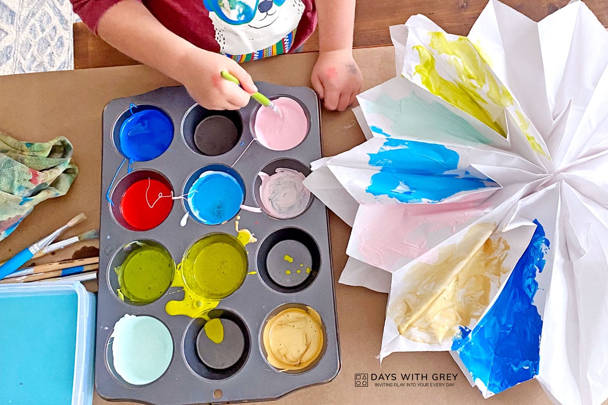 Paper Snowflakes for Preschoolers - Reading adventures for kids